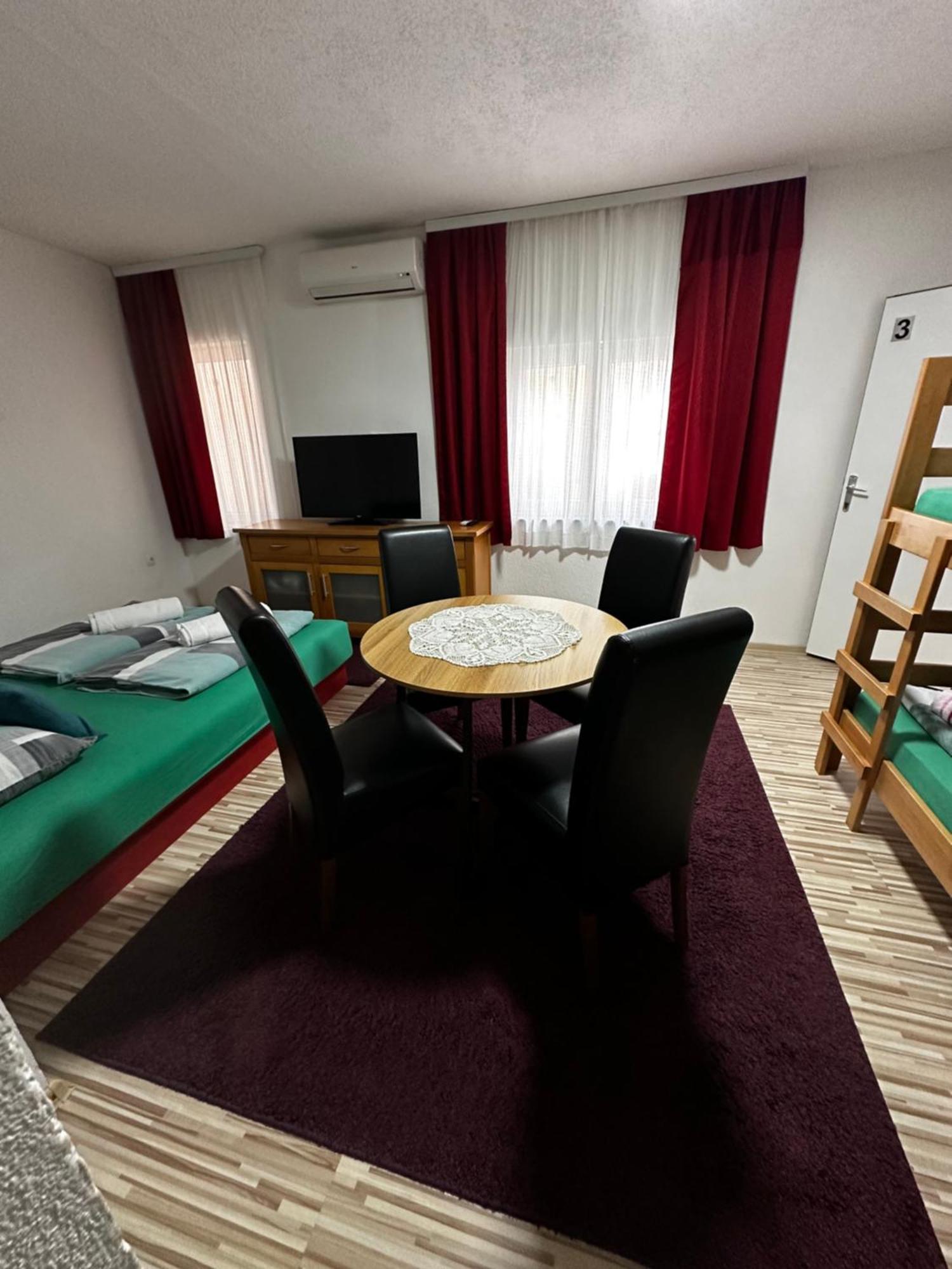 Guest House Nana Мостар Екстер'єр фото